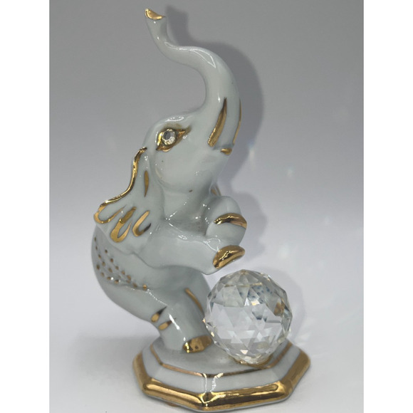 Vintage Capodimonte Elephant Balancing on Swarovski Crystal Ball Gold White Cute - Picture 12 of 16